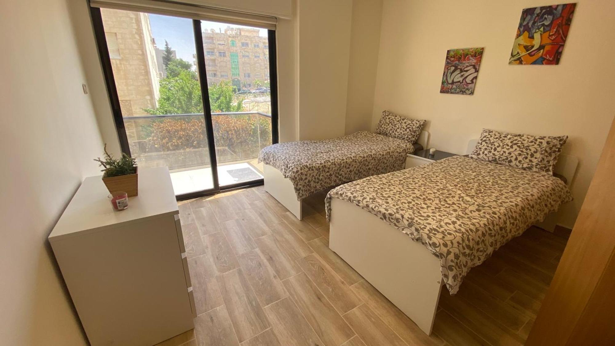 Dair Ghbar Apartment Амман Номер фото